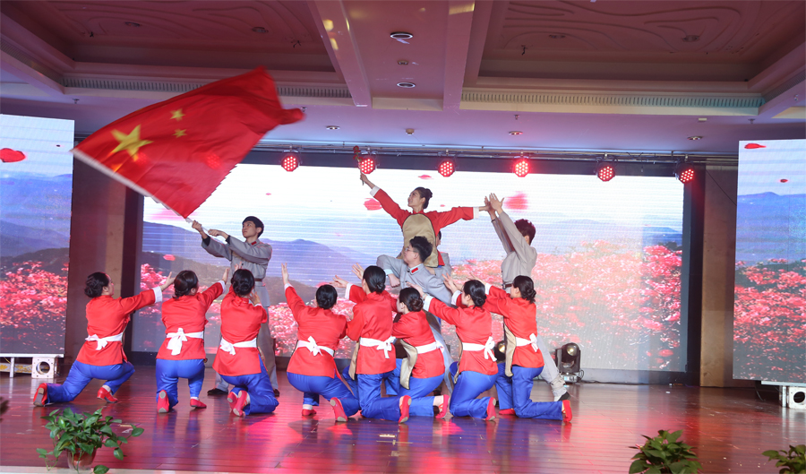 1548982013332375.jpg 13、芳华.jpg